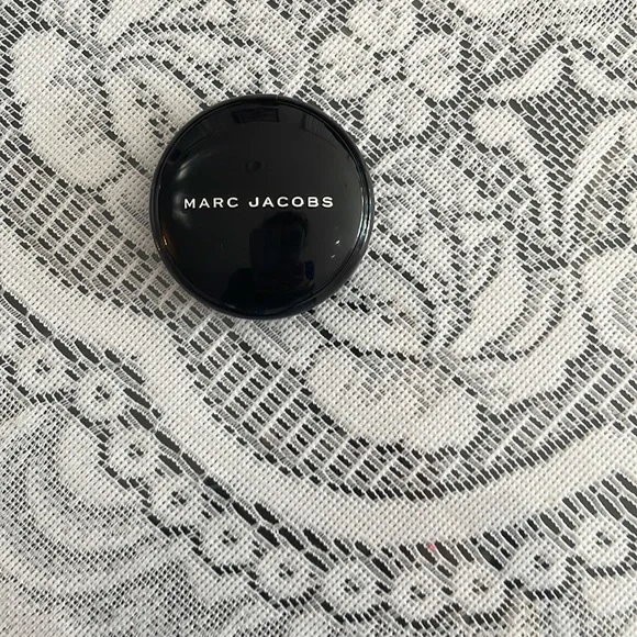 MARC JACOB MELO!N O!MEGA SHADOW USED ONLY ONCE - Picture 5 of 5